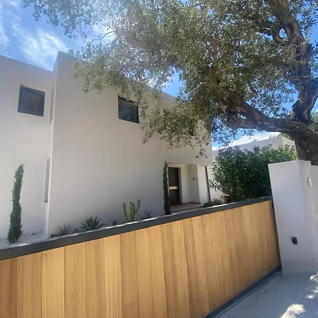 Βίλα & Casa Sadrea