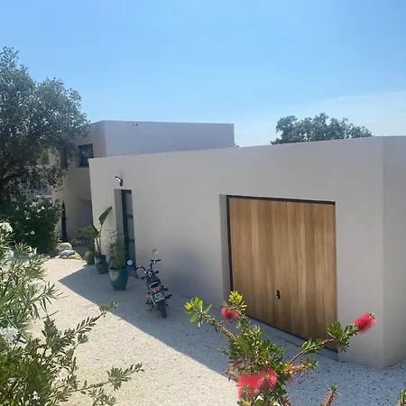 Βίλα & Casa Sadrea